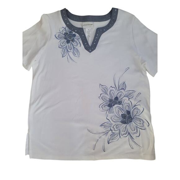 Alfred Dunner Wht/Denim Flower Shirt V Neck Sz M - Picture 2 of 6